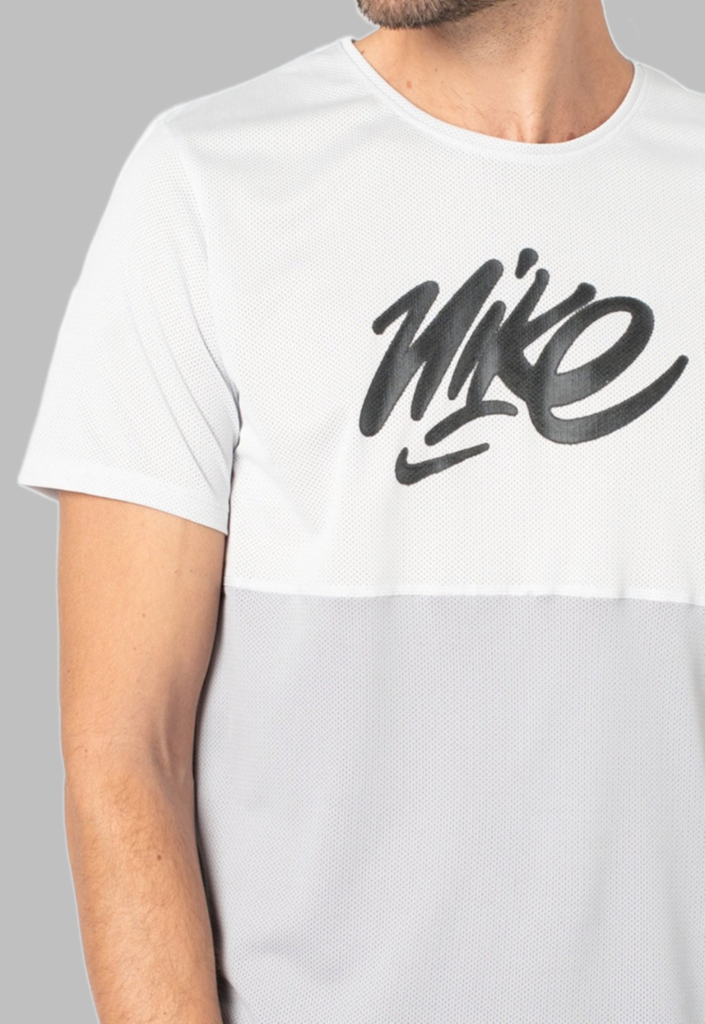 CAMISETA NIKE RUNNING WILD HOMBRE GRIS