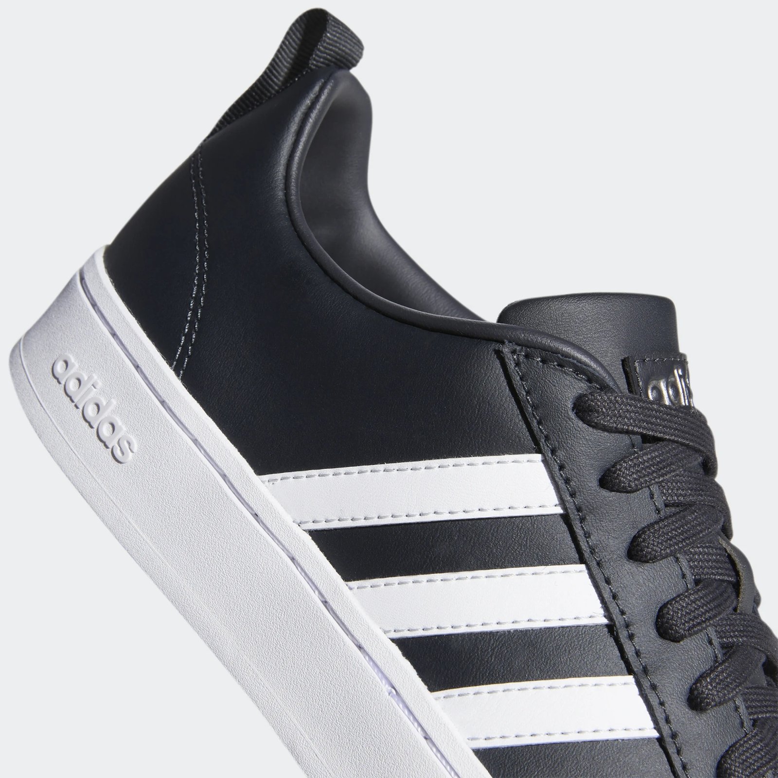 TENIS ADIDAS COURT LOW STREETCHECK CLOUD